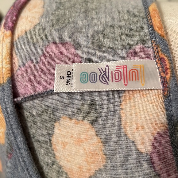 EUC LuLaRoe Perfect T - Picture 3 of 5